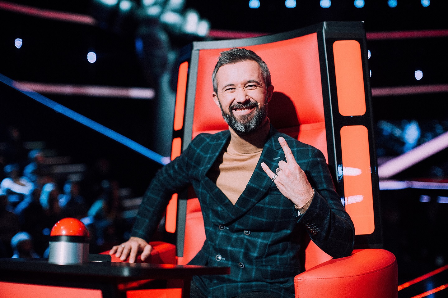 Беременная Катя Осадчая в мини, Тина Кароль в золоте и Джамала в белом платье: стиль звезд на шоу "Голос країни-7"